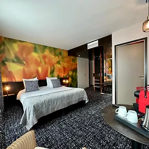 **** Hotel The Originals Boutique, De La Paix, Francia